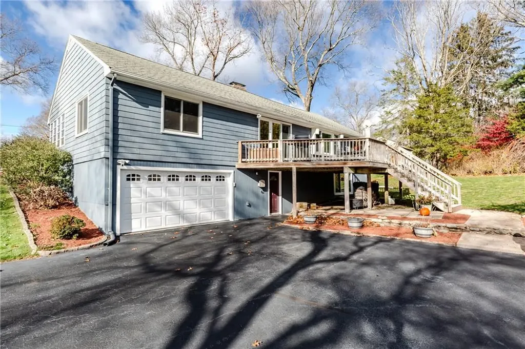 33 Rosewood Lane Cumberland RI 02864
