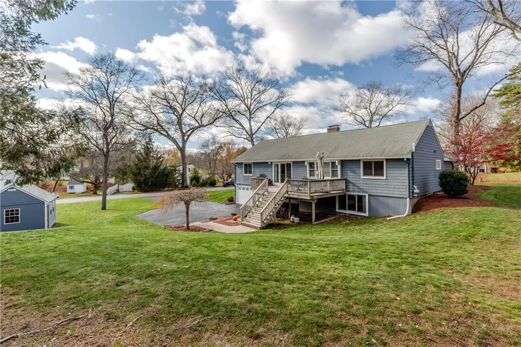 33 Rosewood Lane Cumberland RI 02864