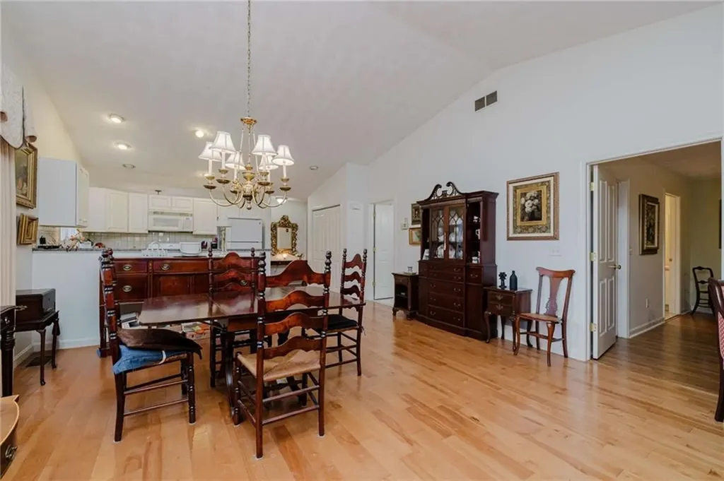 32 Hunters Run North Providence RI 02904