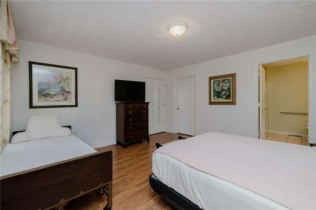 32 Hunters Run North Providence RI 02904