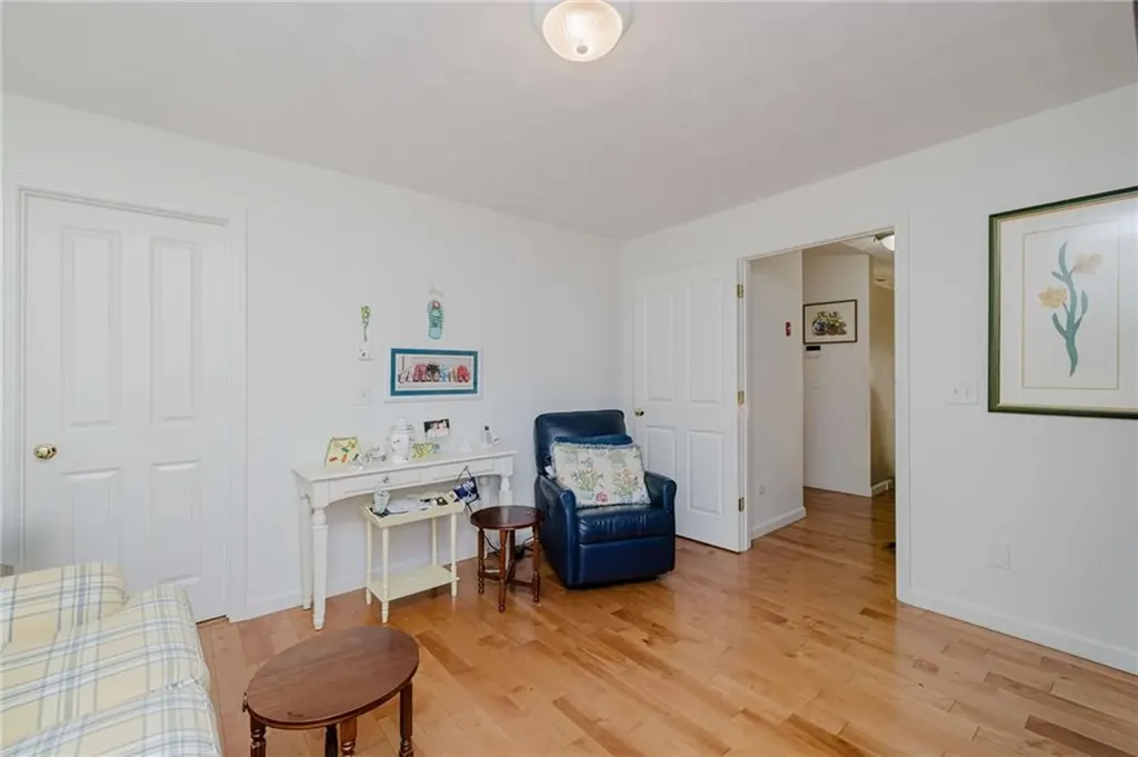 32 Hunters Run North Providence RI 02904