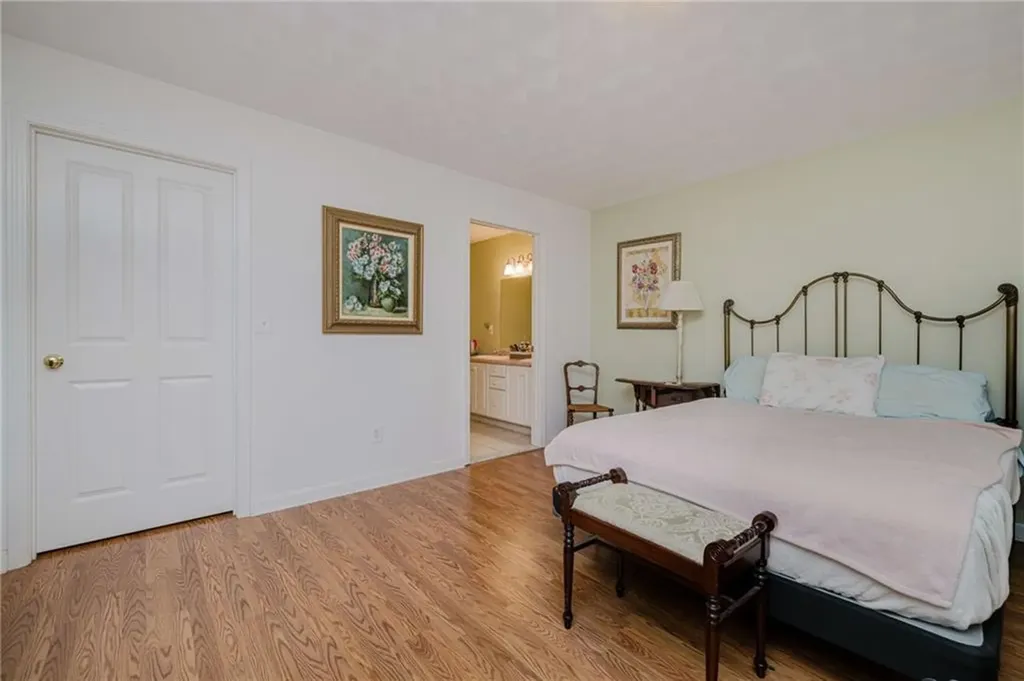 32 Hunters Run North Providence RI 02904