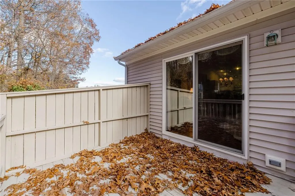 32 Hunters Run North Providence RI 02904