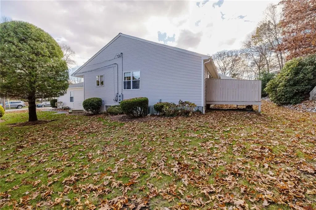 32 Hunters Run North Providence RI 02904