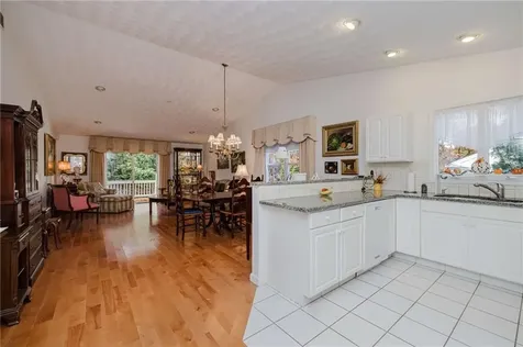 32 Hunters Run North Providence RI 02904