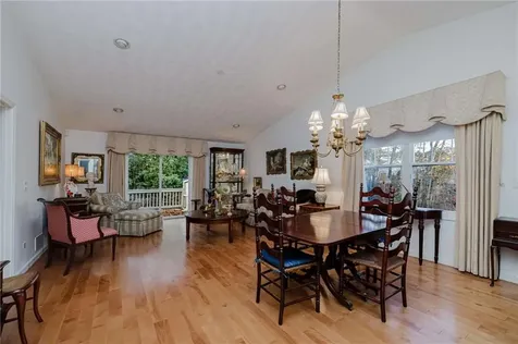 32 Hunters Run North Providence RI 02904