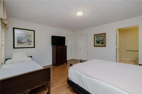 32 Hunters Run North Providence RI 02904