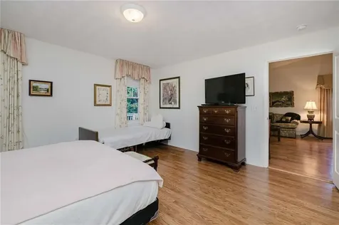 32 Hunters Run North Providence RI 02904