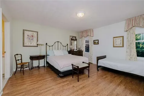 32 Hunters Run North Providence RI 02904