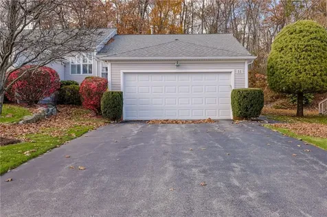 32 Hunters Run North Providence RI 02904