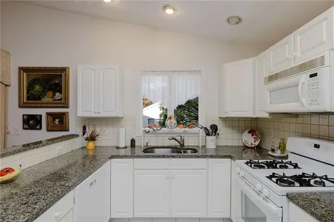 32 Hunters Run North Providence RI 02904