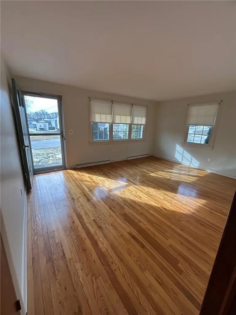 75 Hopeworth Avenue Bristol RI 02809