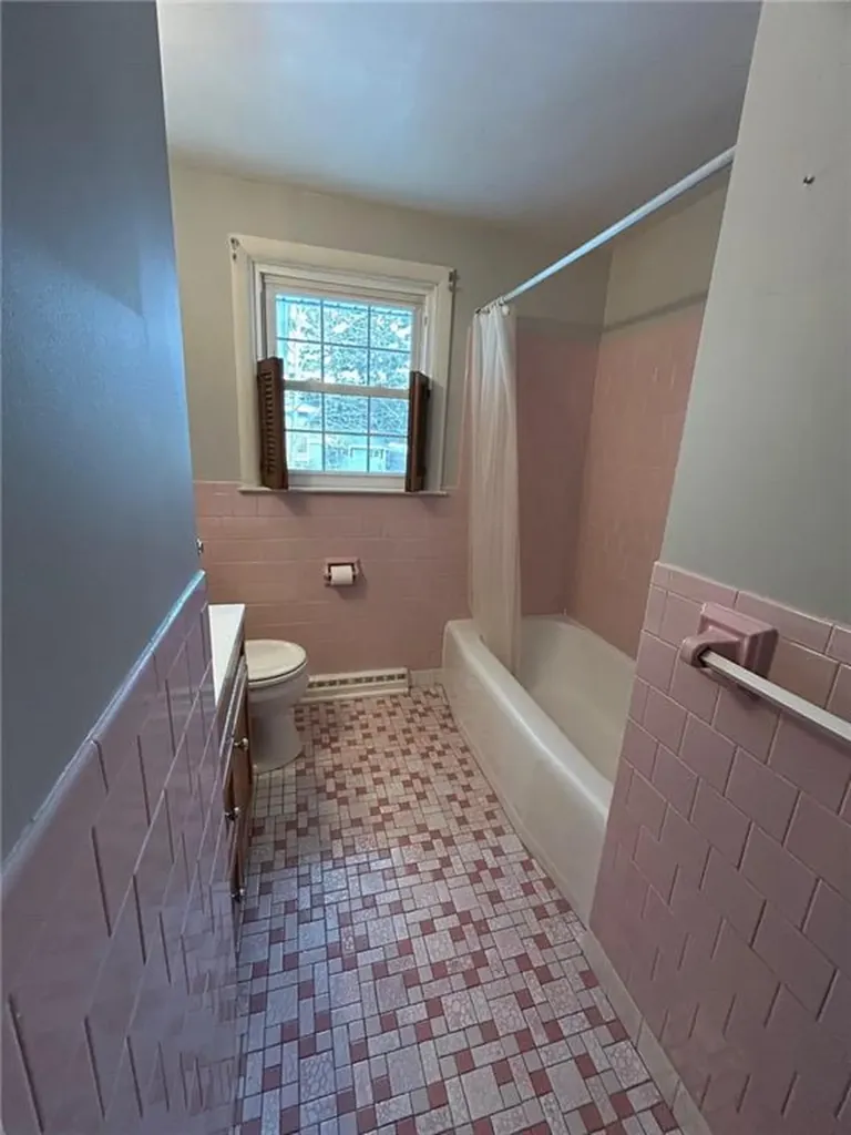 75 Hopeworth Avenue Bristol RI 02809