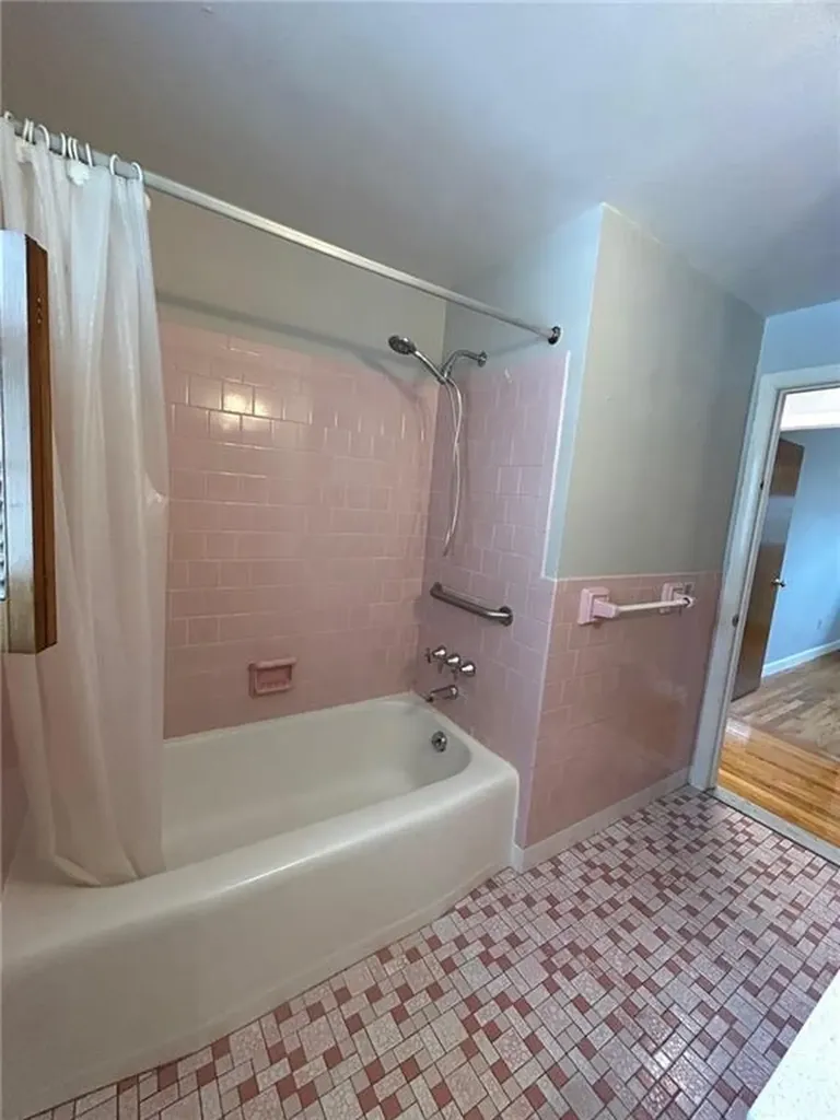75 Hopeworth Avenue Bristol RI 02809