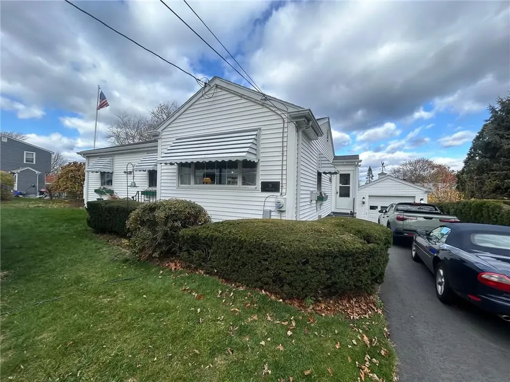 78 Kaufman Road Tiverton RI 02878