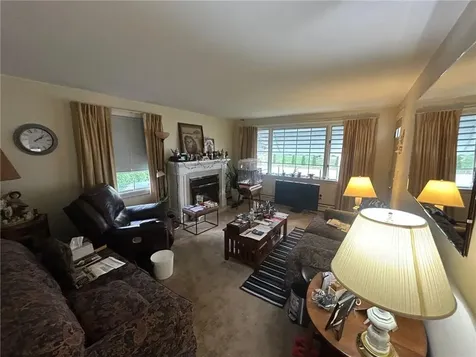 78 Kaufman Road Tiverton RI 02878