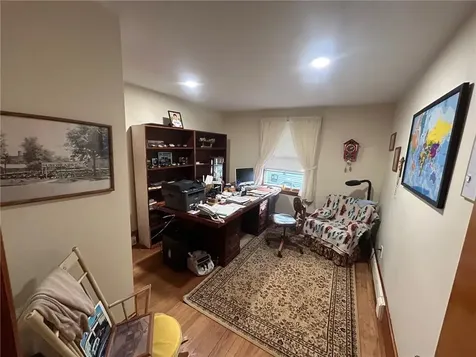 78 Kaufman Road Tiverton RI 02878