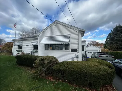 78 Kaufman Road Tiverton RI 02878