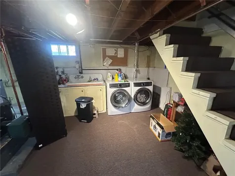 78 Kaufman Road Tiverton RI 02878