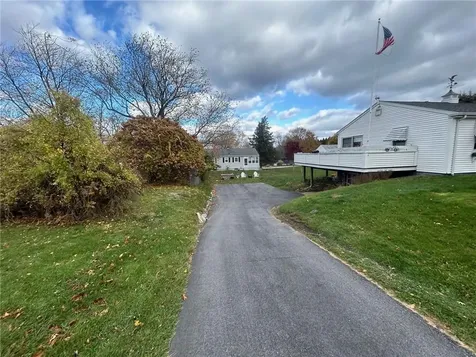 78 Kaufman Road Tiverton RI 02878
