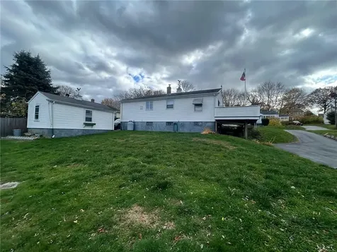 78 Kaufman Road Tiverton RI 02878