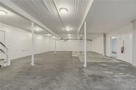 42 Main Road Tiverton RI 02878