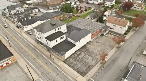 42 Main Road Tiverton RI 02878