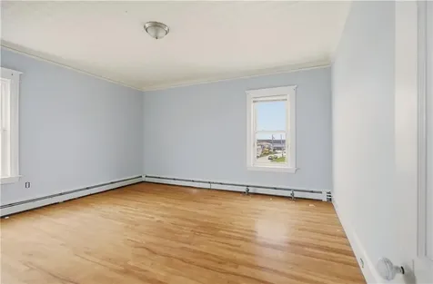 42 Main Road Tiverton RI 02878