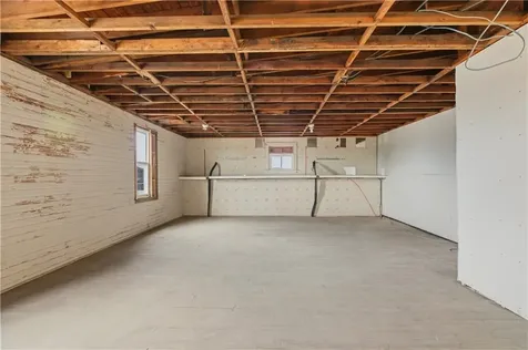 42 Main Road Tiverton RI 02878