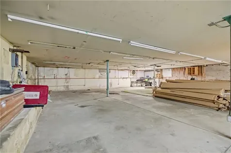 42 Main Road Tiverton RI 02878