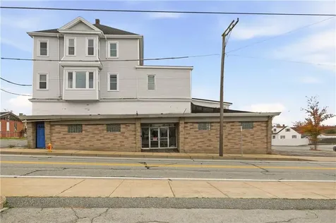 42 Main Road Tiverton RI 02878