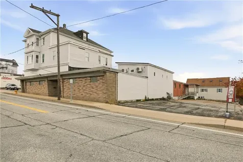 42 Main Road Tiverton RI 02878