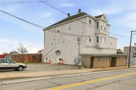 42 Main Road Tiverton RI 02878