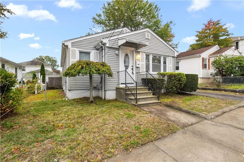 90 Farm Street Providence RI 02908