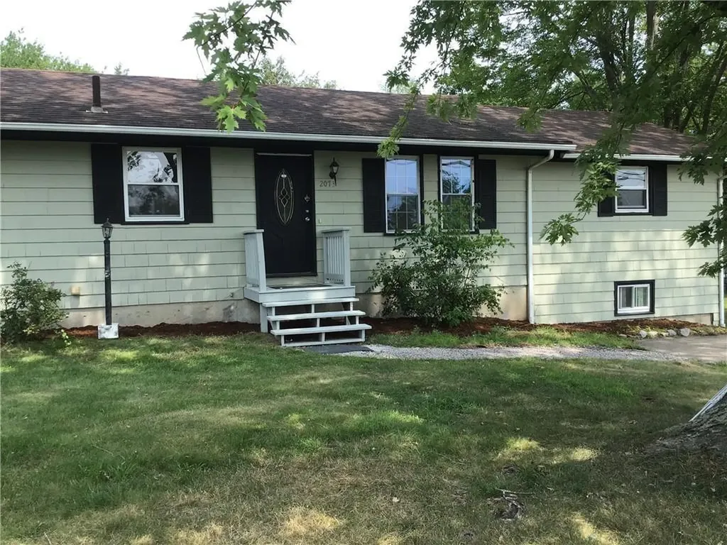 2073 Plainfield Pike Johnston RI 02919