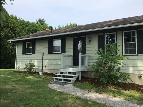 2073 Plainfield Pike Johnston RI 02919