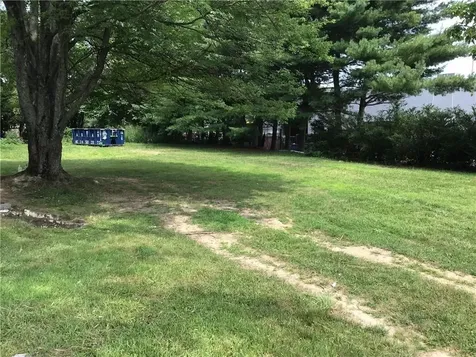 2073 Plainfield Pike Johnston RI 02919