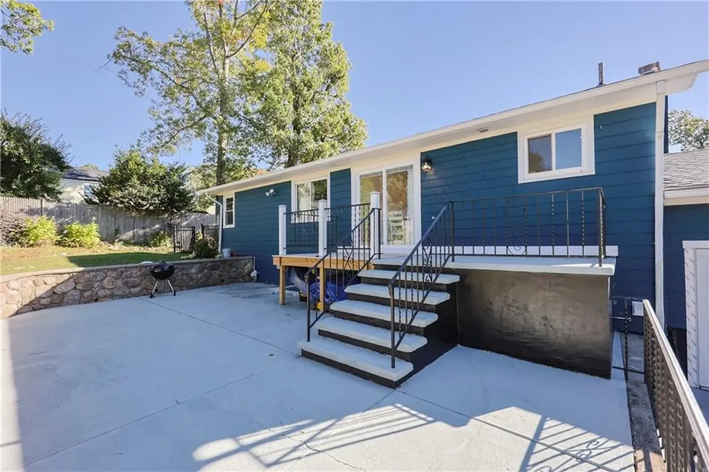 20 Manilla Avenue Cranston RI 02