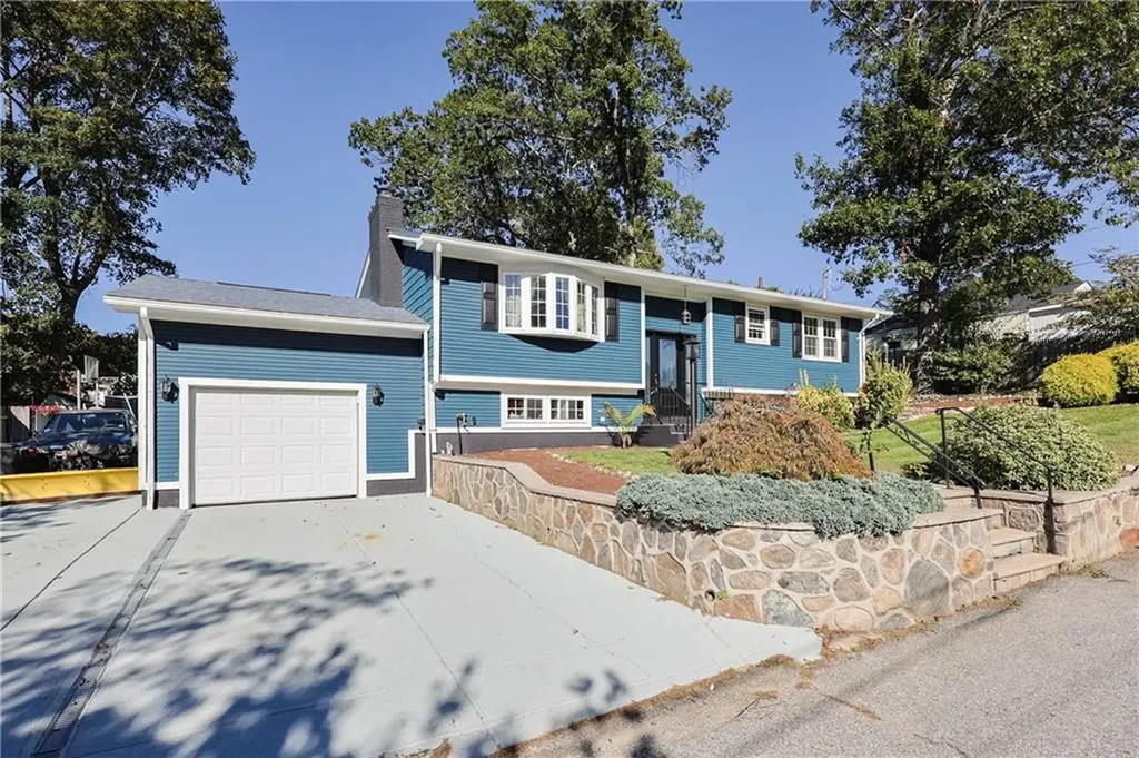 20 Manilla Avenue Cranston RI 02