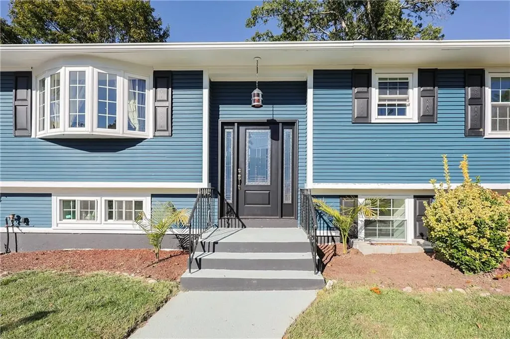 20 Manilla Avenue Cranston RI 02