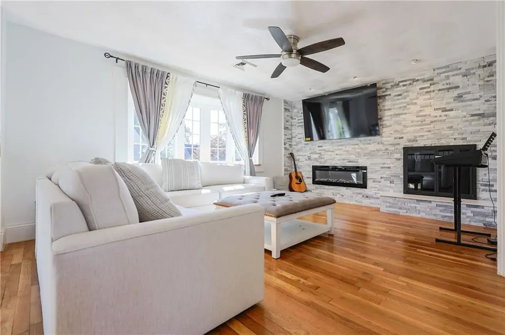 20 Manilla Avenue Cranston RI 02