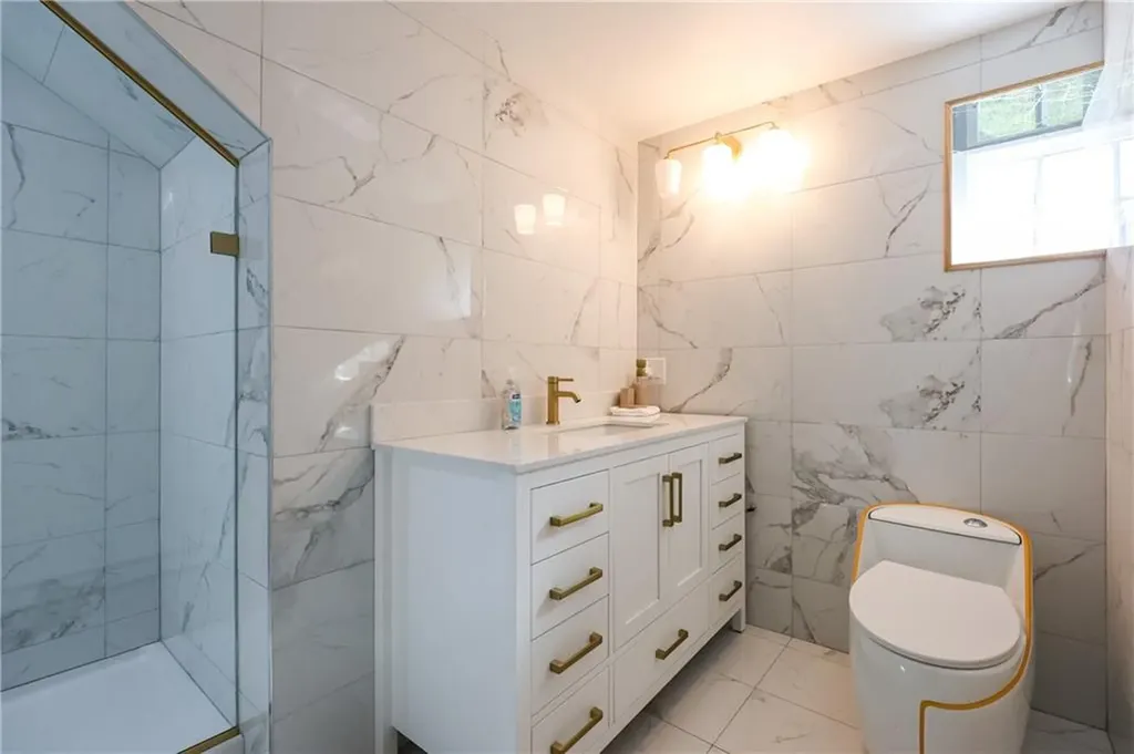 20 Manilla Avenue Cranston RI 02