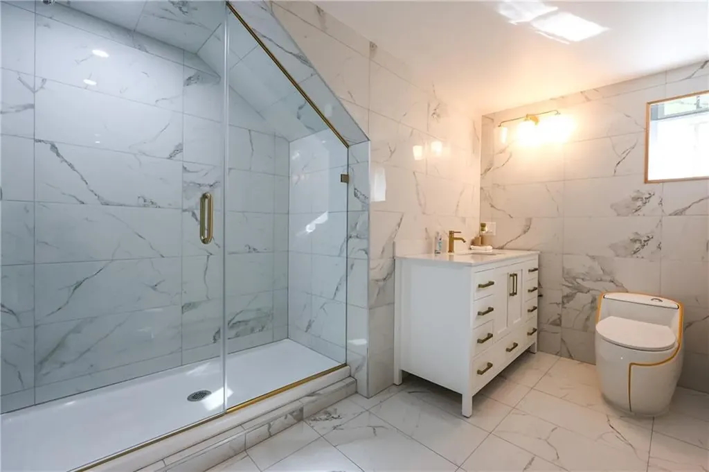 20 Manilla Avenue Cranston RI 02