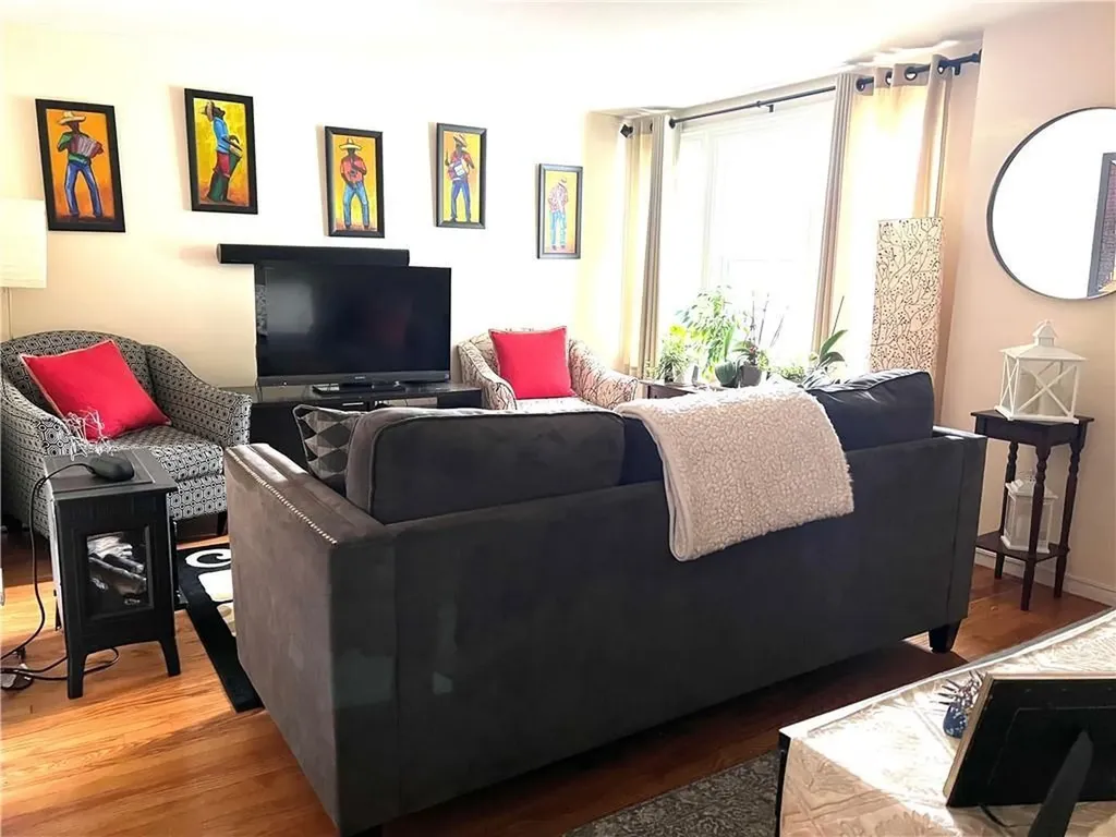 58 Vale Avenue Cranston RI 02910