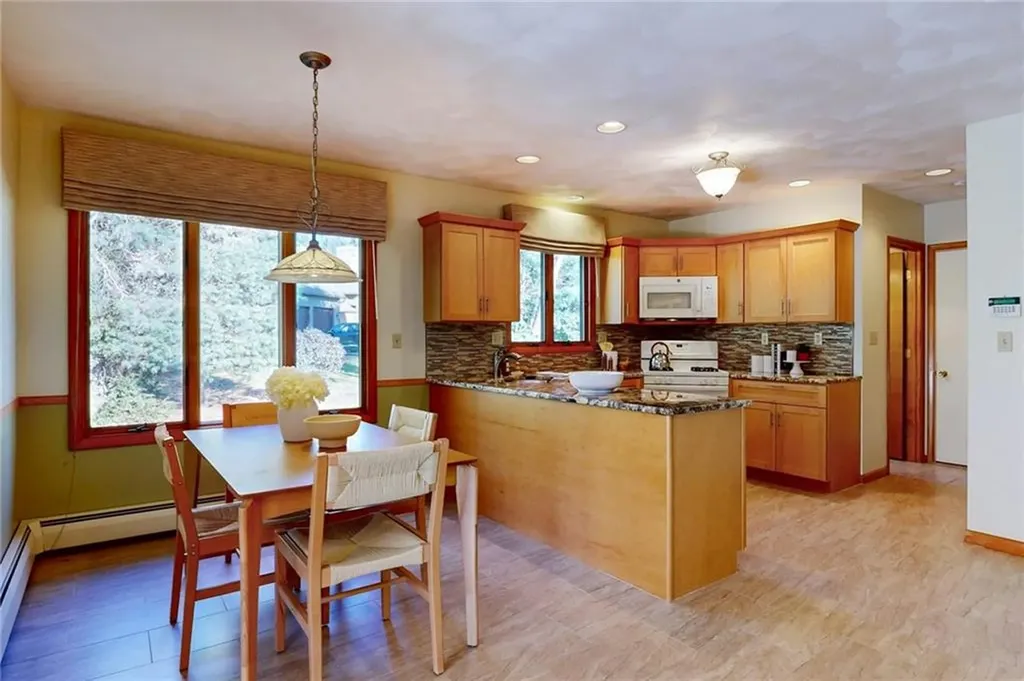 40 Phenix Ridge Drive Cranston RI 02921