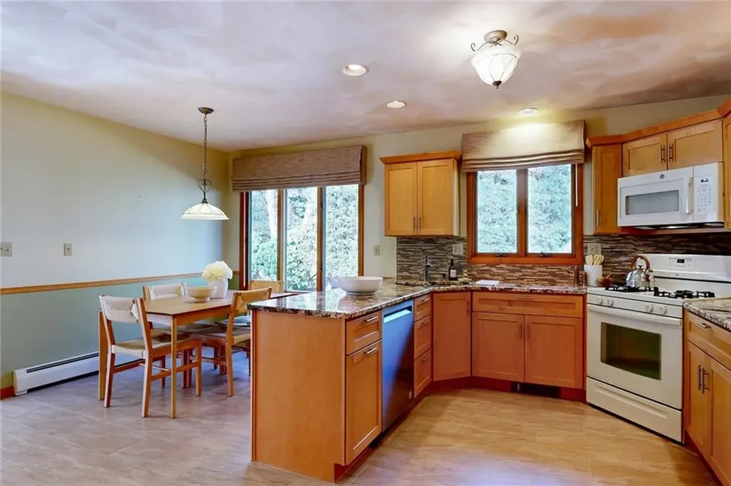 40 Phenix Ridge Drive Cranston RI 02921