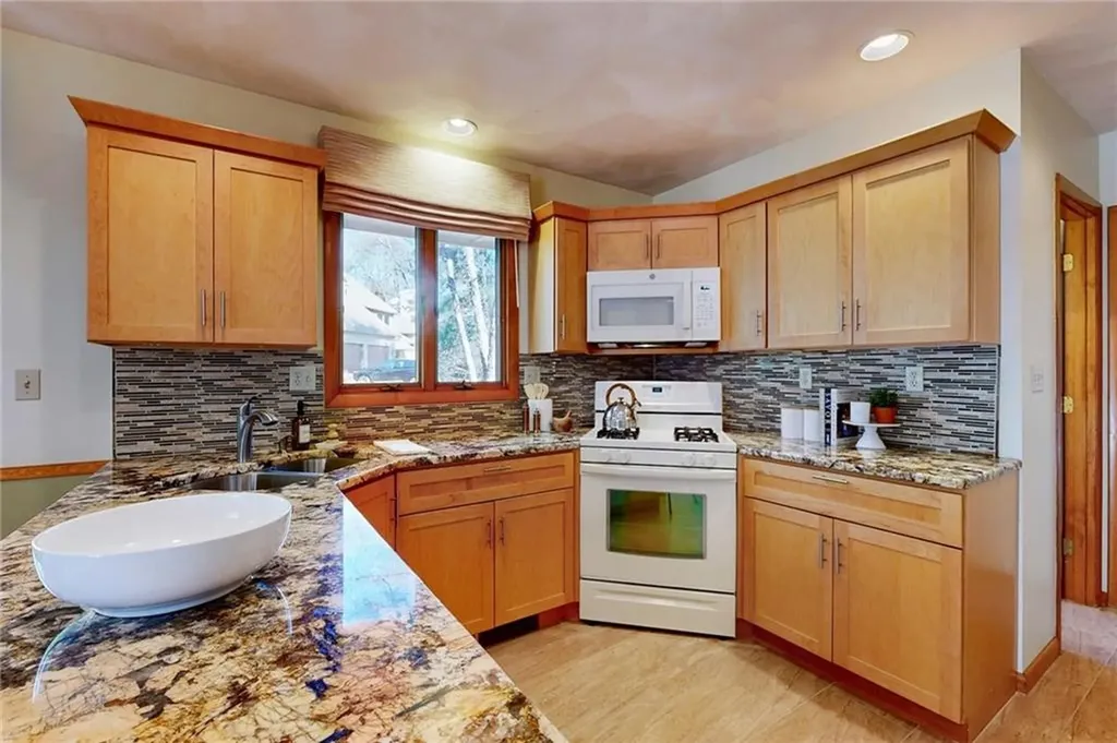 40 Phenix Ridge Drive Cranston RI 02921