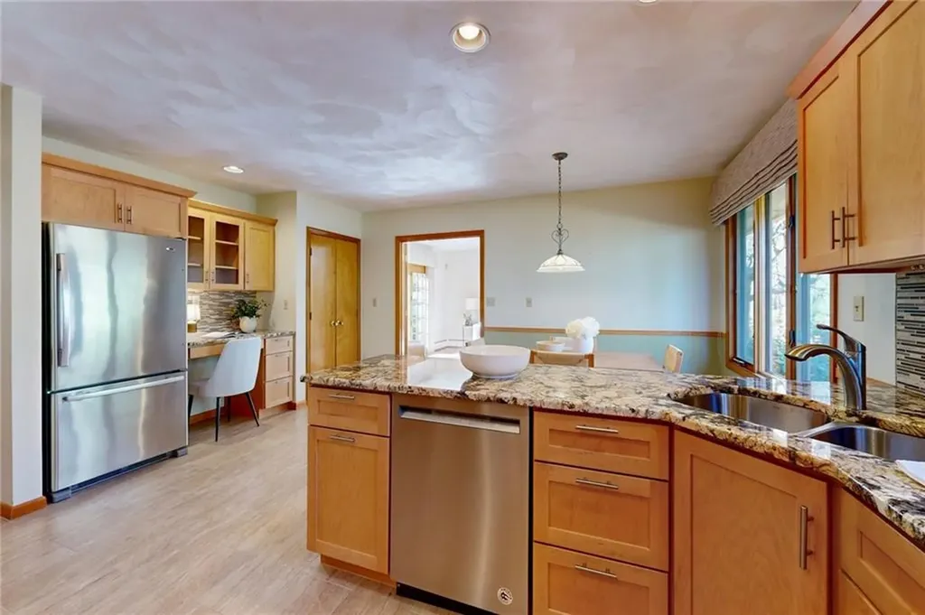 40 Phenix Ridge Drive Cranston RI 02921