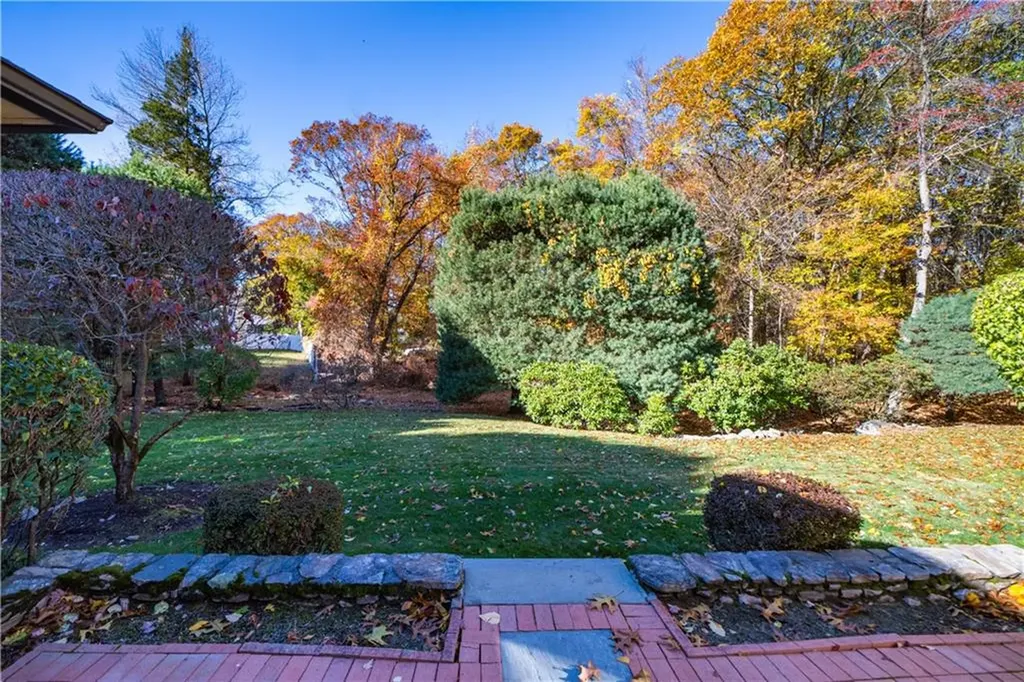 40 Phenix Ridge Drive Cranston RI 02921