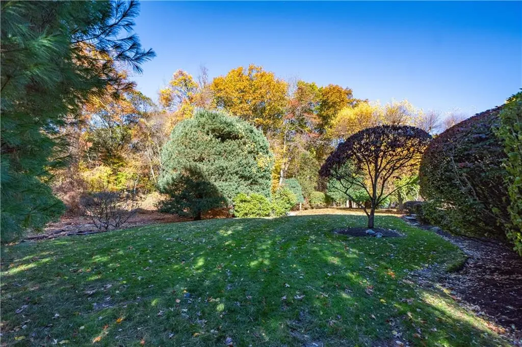 40 Phenix Ridge Drive Cranston RI 02921